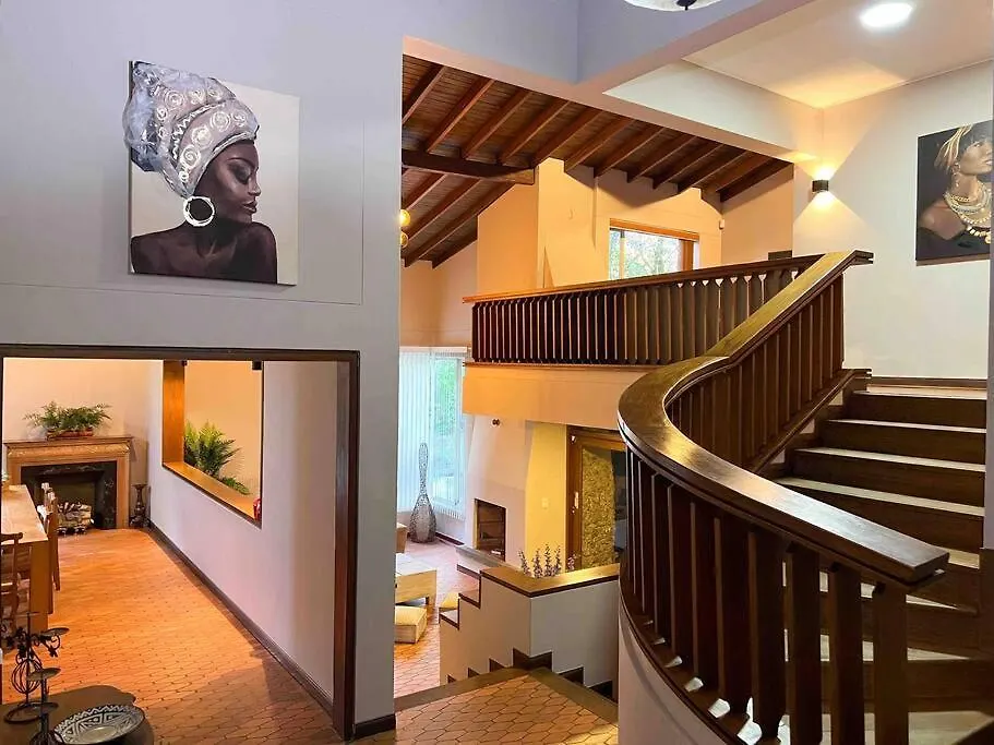 Mansion Br Villa Piscina, Jacuzzi, 6 Min De Provenza Medellin