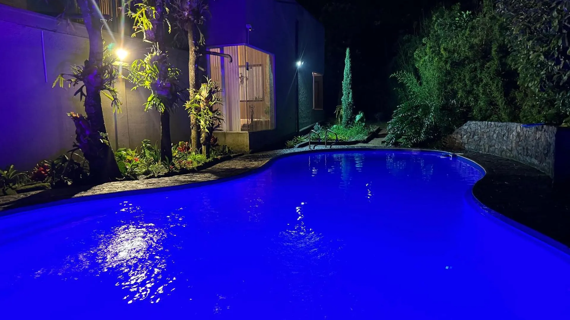 Mansion Br Villa Piscina, Jacuzzi, 6 Min De Provenza Medellin Colombia