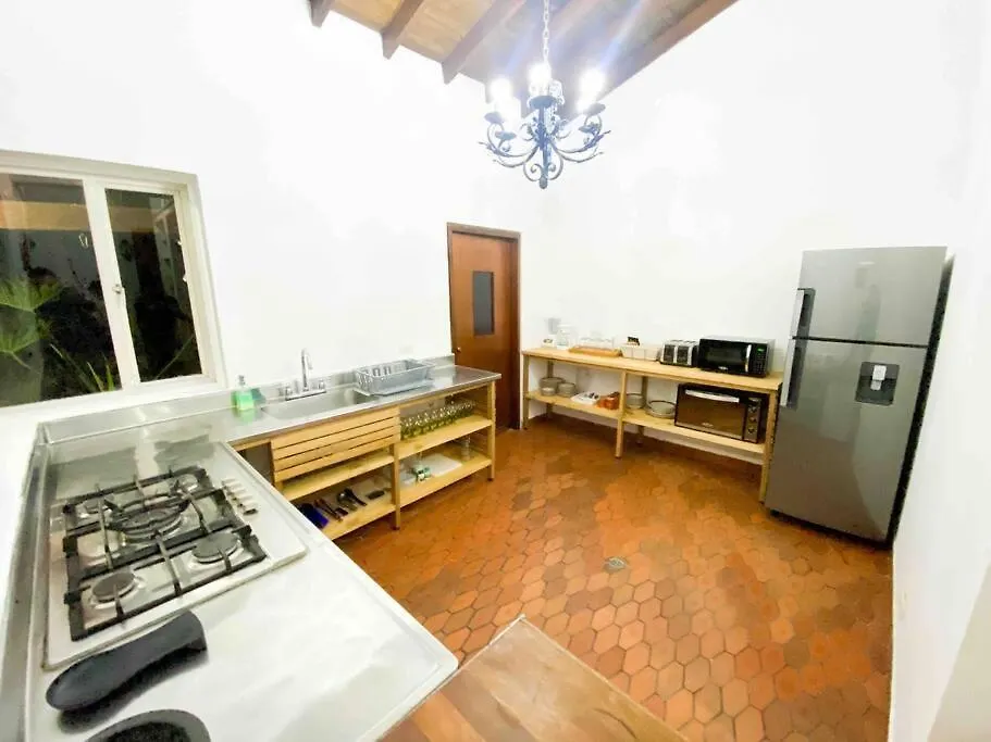 Mansion Br Villa Piscina, Jacuzzi, 6 Min De Provenza Medellín
