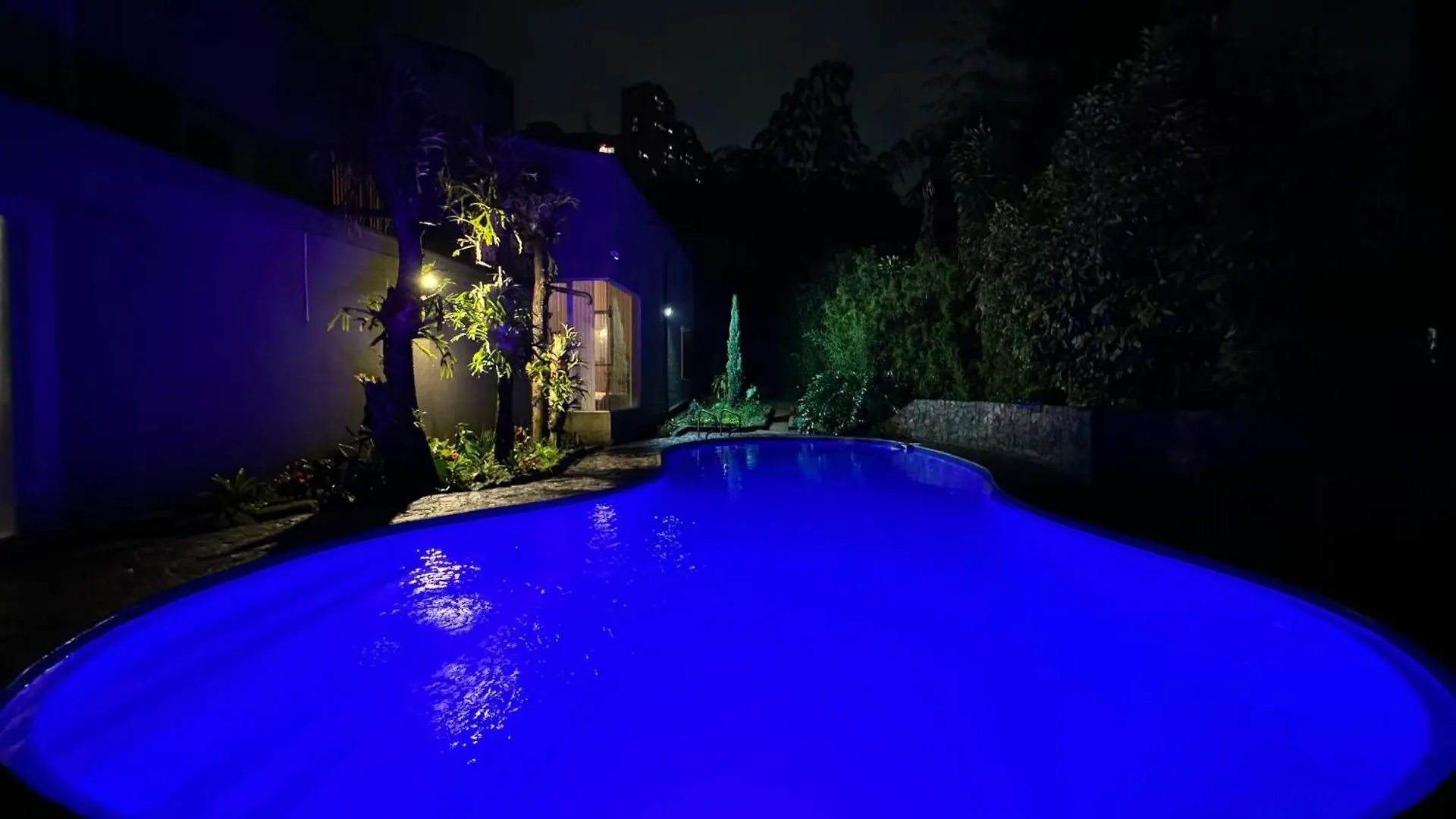 Mansion Br Villa Piscina, Jacuzzi, 6 Min De Provenza Medellin